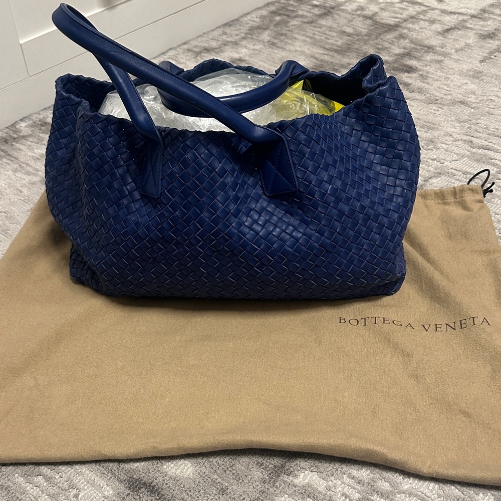 Bottega Veneta Medium Cabat Woven Interraciato Tote
